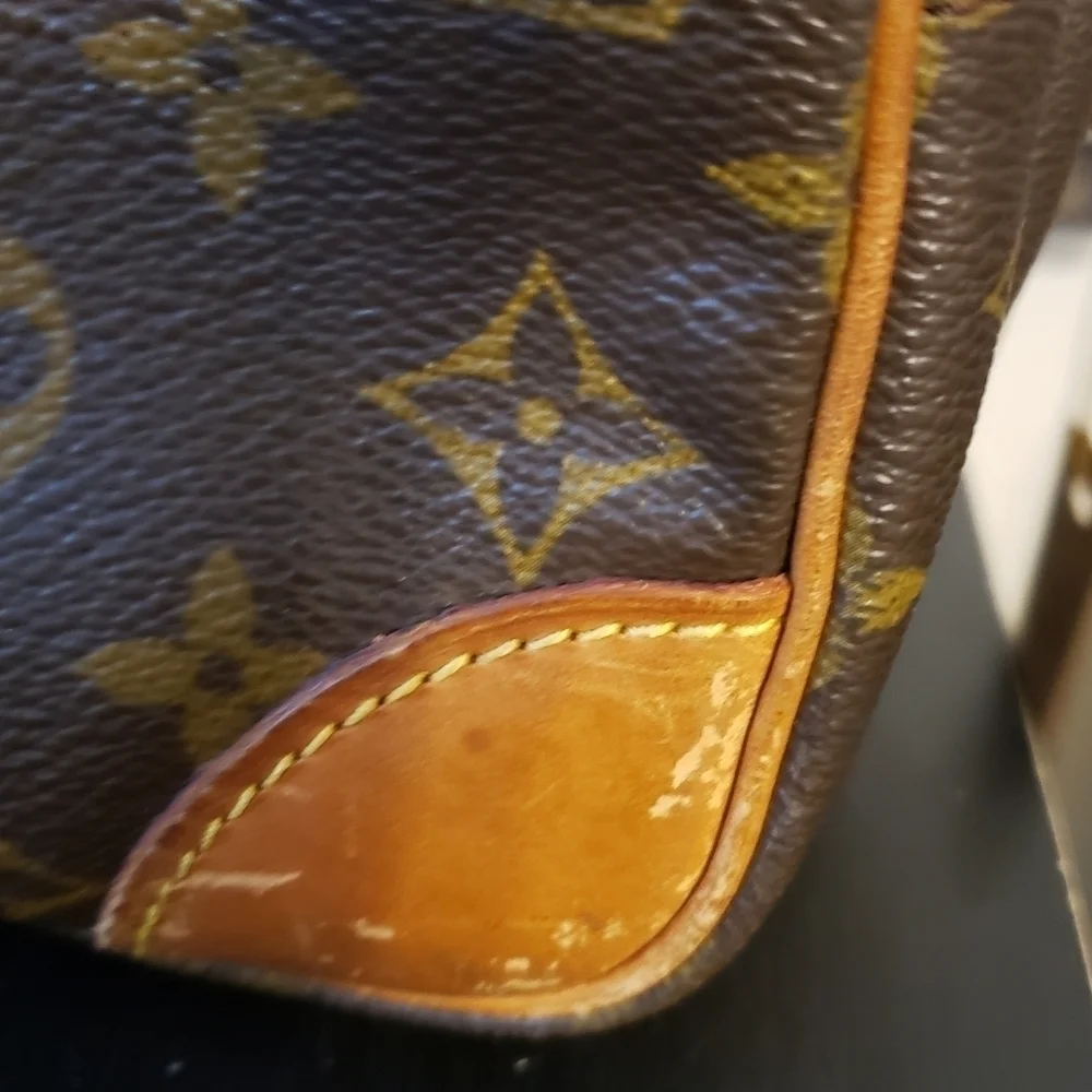 Louis Vuitton  (Unisex) Brown  Monogram Shoulder Bag - Picture 4 of 16